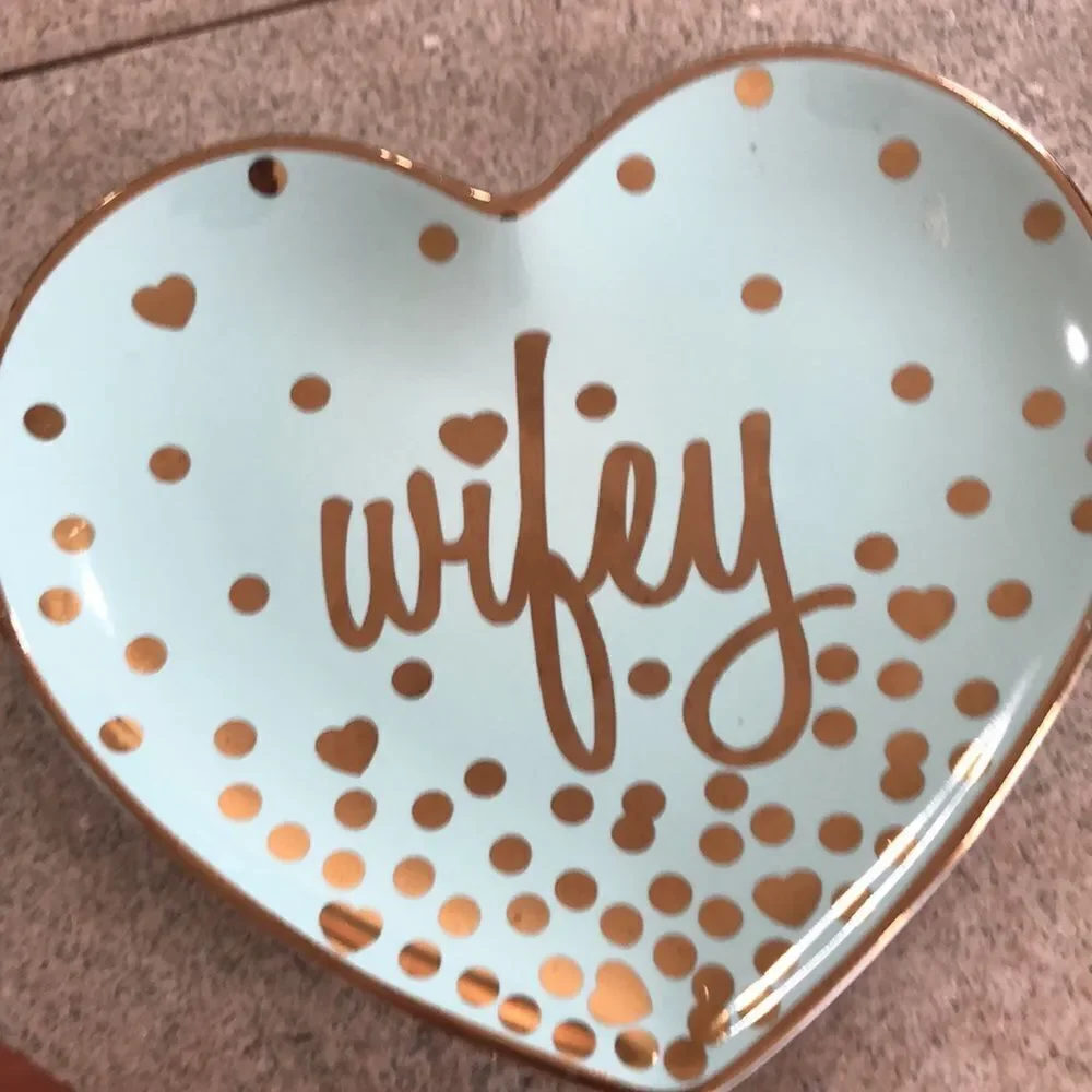 No Brand wifey trinket